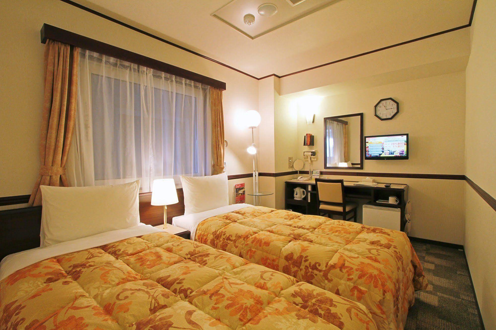 Toyoko Inn Okayama-Eki Nishiguchi Hiroba Exterior foto